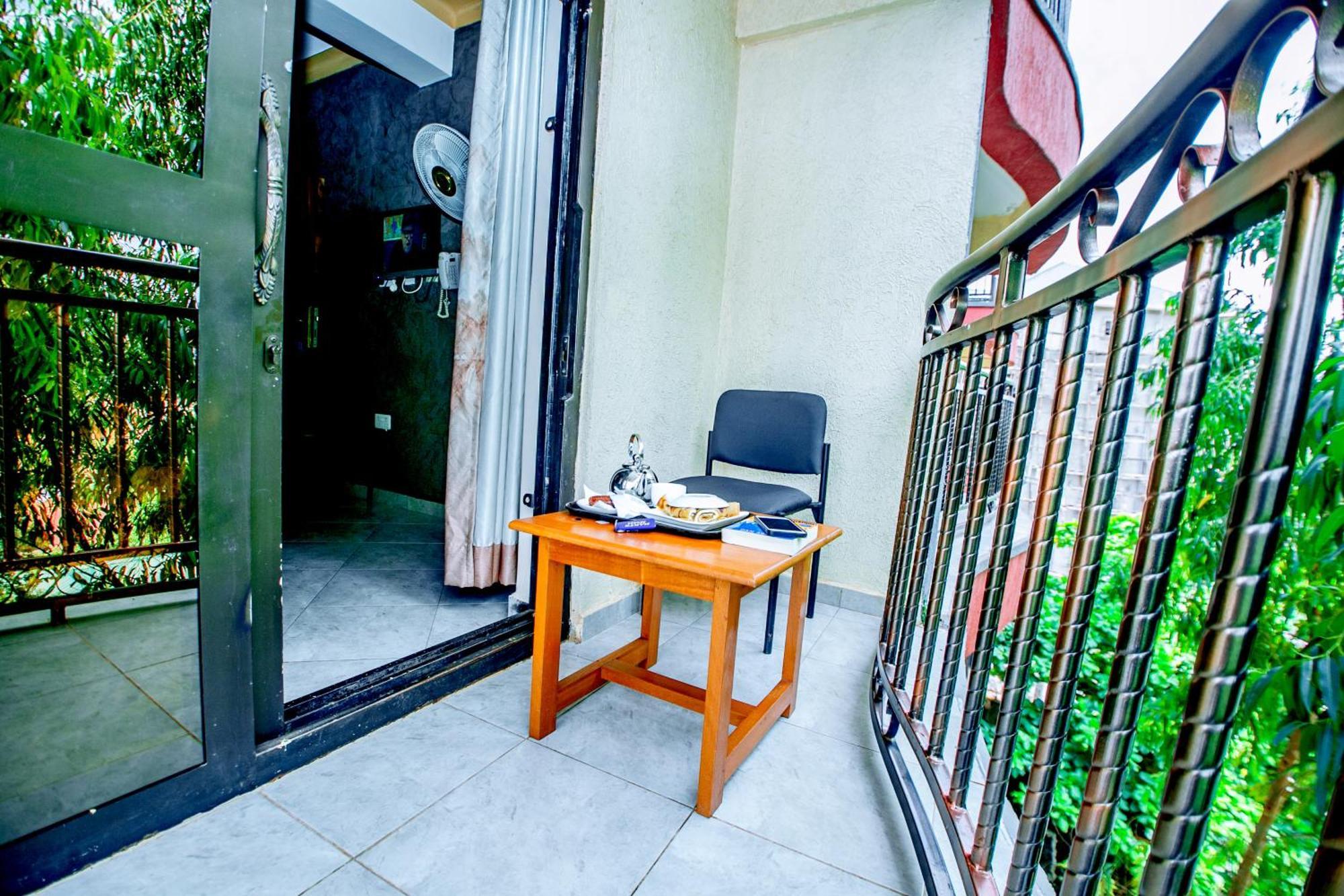 Harts Motel Kampala Eksteriør bilde